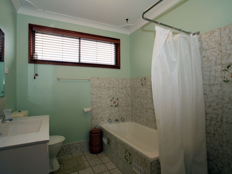 18 Beachway Avenue, Berrara NSW 2540