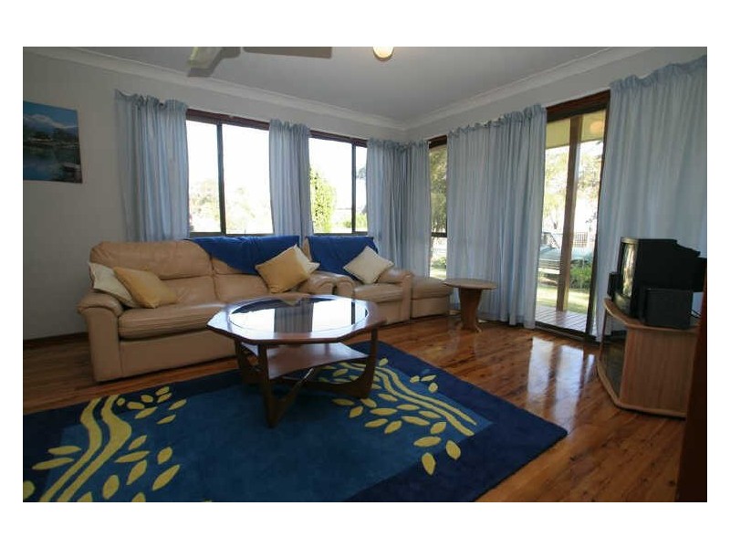 19 Lakeway Avenue, Berrara NSW 2540