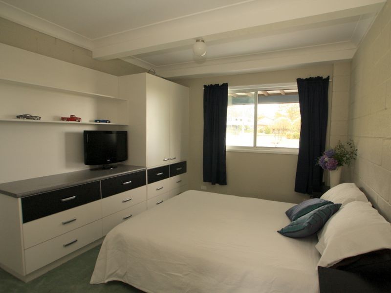 1 Greentree Avenue, Sussex Inlet NSW 2540