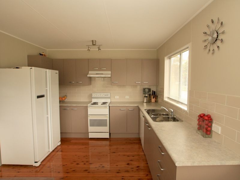 1 Greentree Avenue, Sussex Inlet NSW 2540