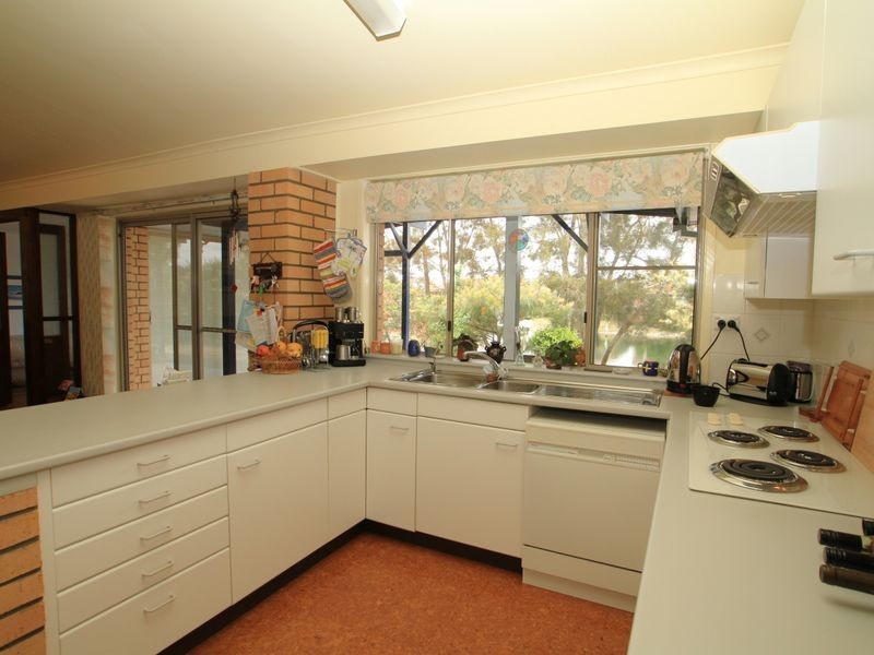 15 Ibis Place, Sussex Inlet NSW 2540