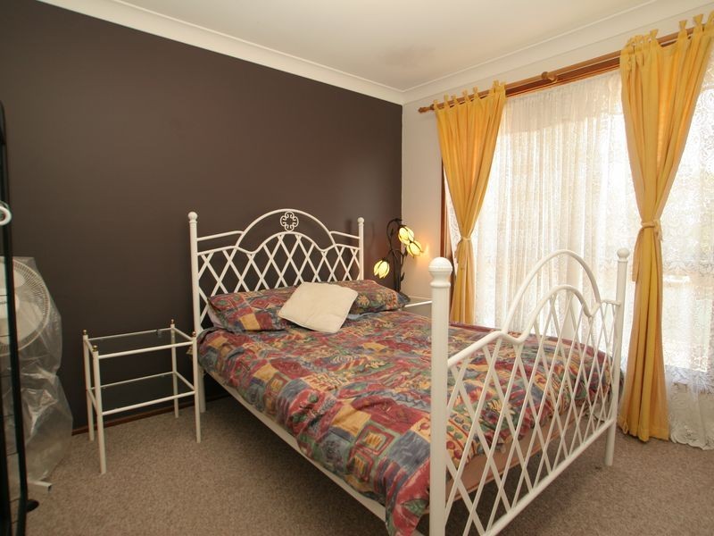 11 Sandpiper Way, Sussex Inlet NSW 2540