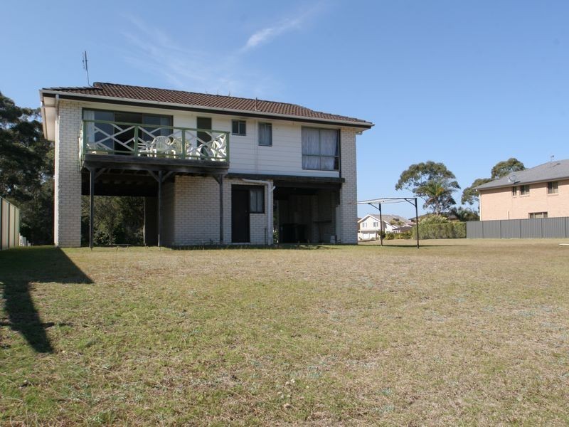 11 Sandpiper Way, Sussex Inlet NSW 2540