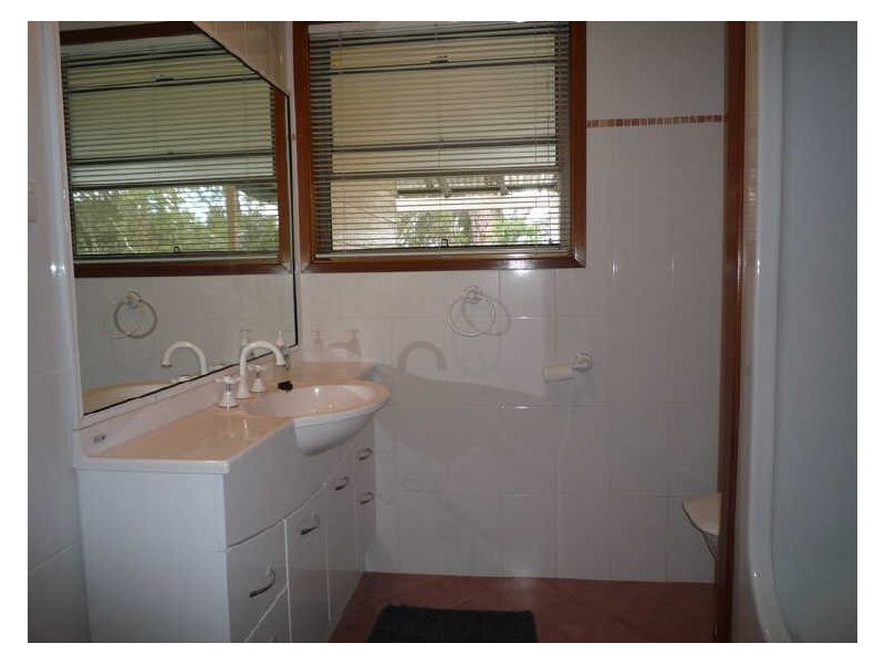136 River Road, Sussex Inlet NSW 2540