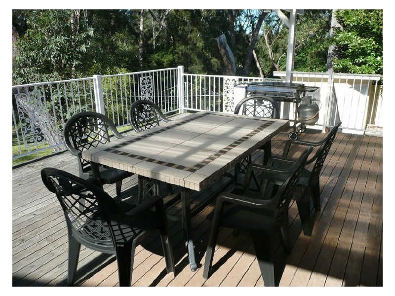 136 River Road, Sussex Inlet NSW 2540