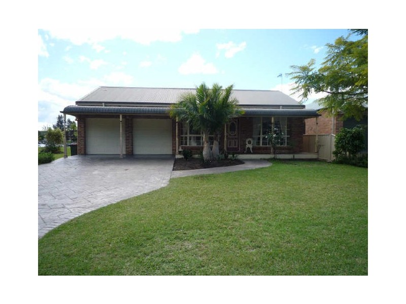 39 Cater Crescent, Sussex Inlet NSW 2540