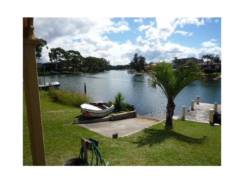 39 Cater Crescent, Sussex Inlet NSW 2540