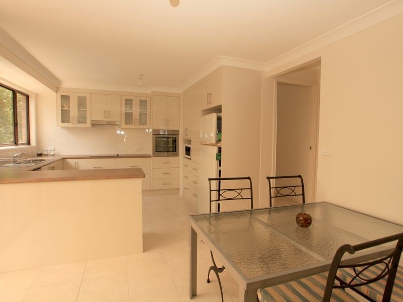 12 Ocean View Road, Sussex Inlet NSW 2540