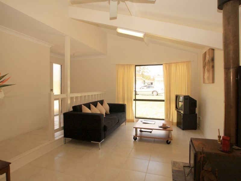 12 Ocean View Road, Sussex Inlet NSW 2540