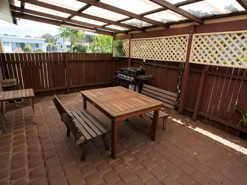 12 Ocean View Road, Sussex Inlet NSW 2540