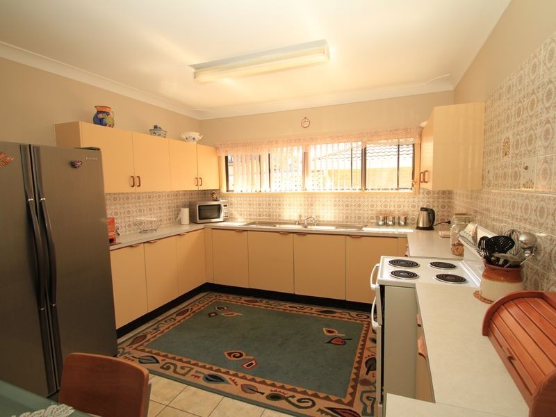 5 Paradise Crescent, Sussex Inlet NSW 2540