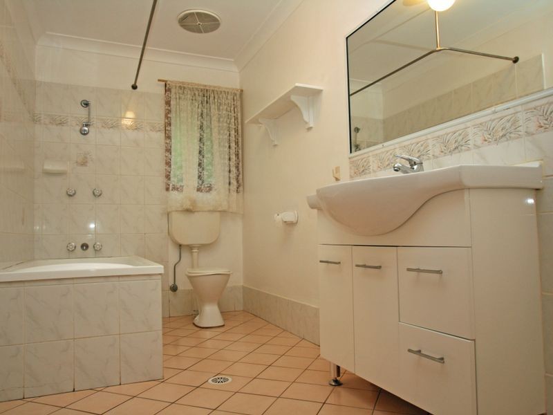 13 Blue Mist Close, Sussex Inlet NSW 2540