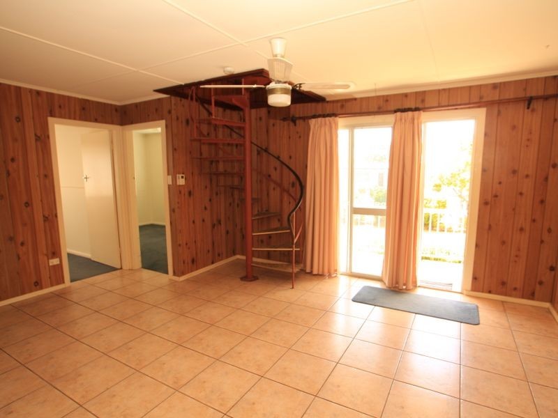 11 Ocean View Road, Sussex Inlet NSW 2540