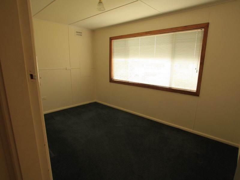 11 Ocean View Road, Sussex Inlet NSW 2540