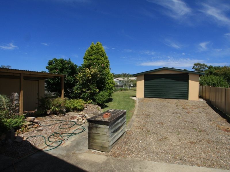 11 Ocean View Road, Sussex Inlet NSW 2540