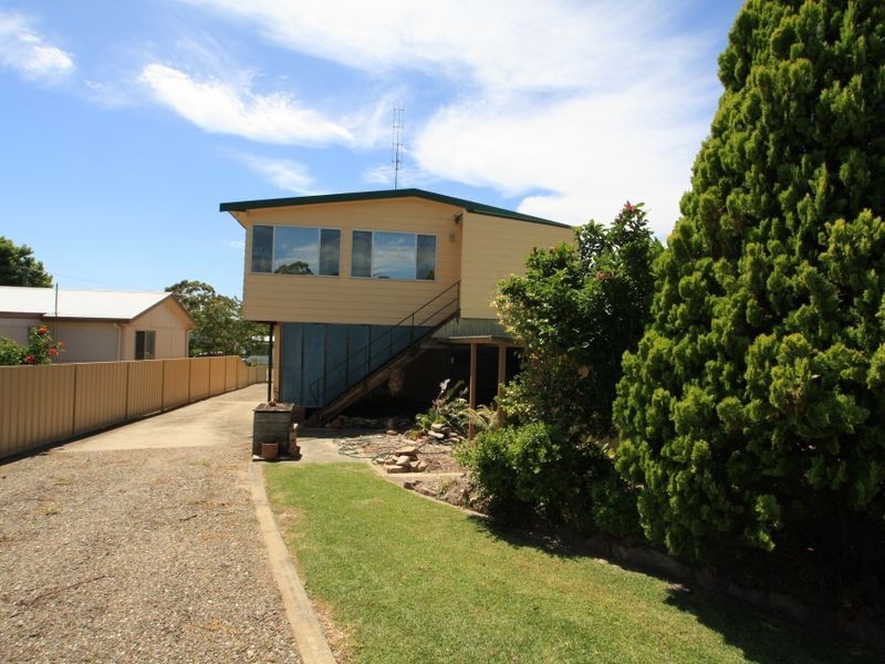 11 Ocean View Road, Sussex Inlet NSW 2540