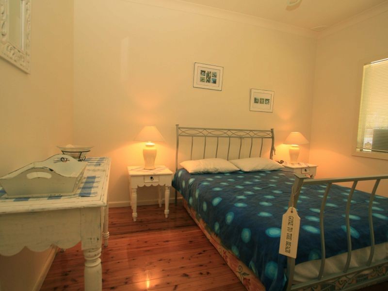 6 Berrara Cres, Berrara NSW 2540
