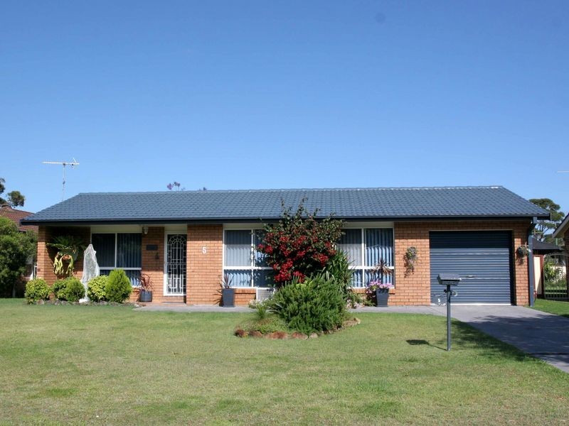 5 Finch Place, Sussex Inlet NSW 2540