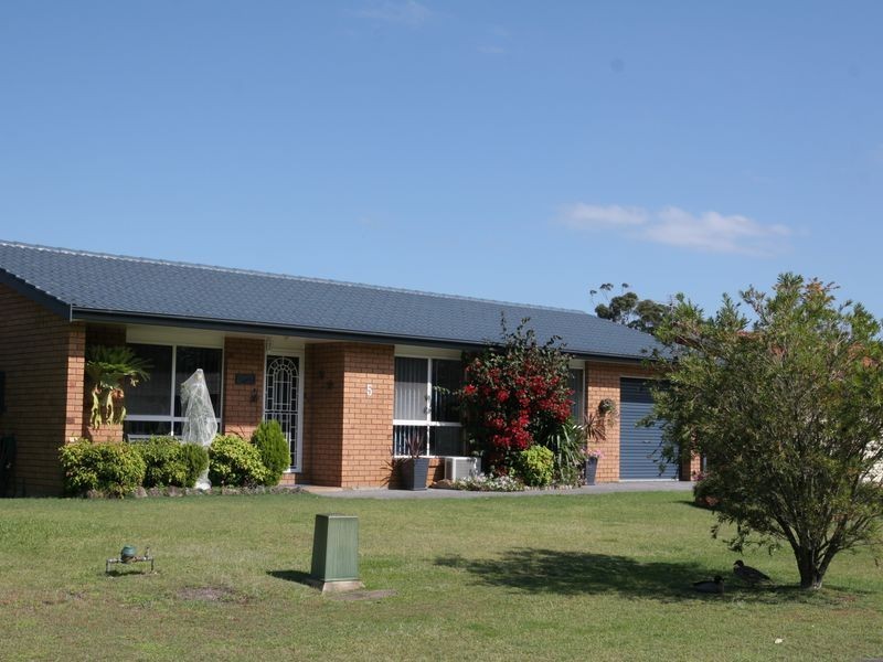 5 Finch Place, Sussex Inlet NSW 2540