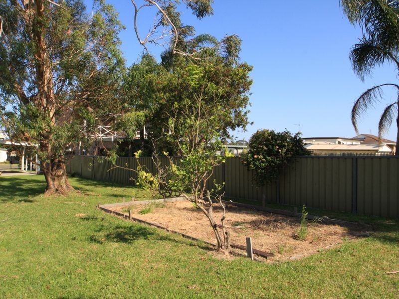 19 Ocean View Road, Sussex Inlet NSW 2540