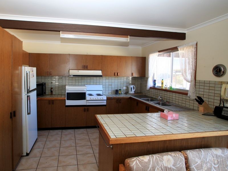 31 Tradewinds Avenue, Sussex Inlet NSW 2540