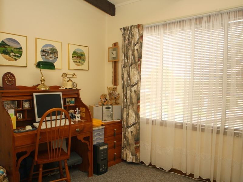 12 Ethel Avenue, Sussex Inlet NSW 2540