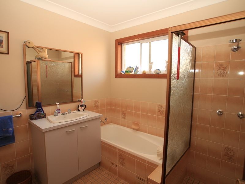 39 Tradewinds Avenue, Sussex Inlet NSW 2540