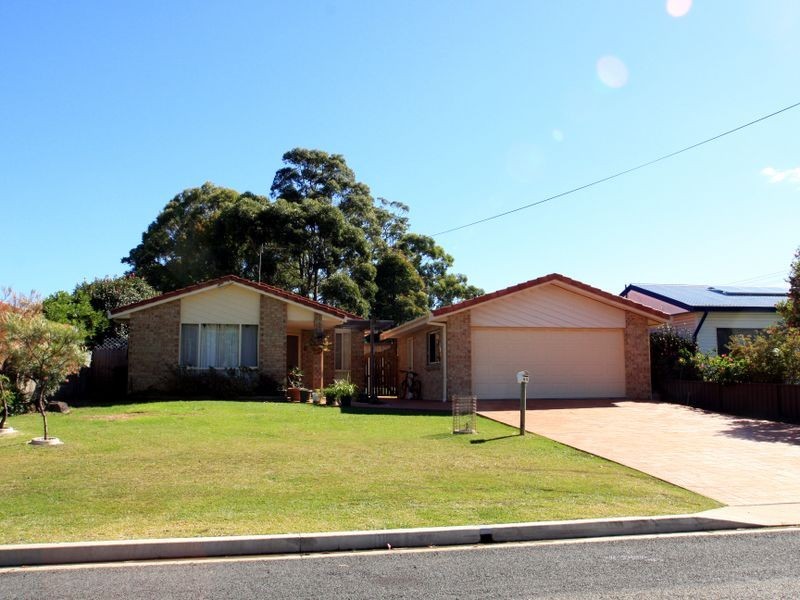 43 River Road, Sussex Inlet NSW 2540