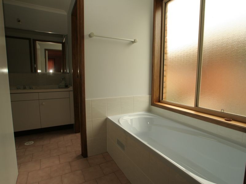 6 Plover Close, Sussex Inlet NSW 2540