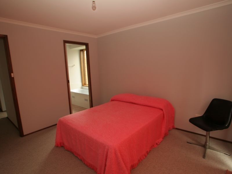 6 Plover Close, Sussex Inlet NSW 2540