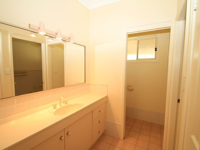 924 Sussex Inlet Road, Sussex Inlet NSW 2540