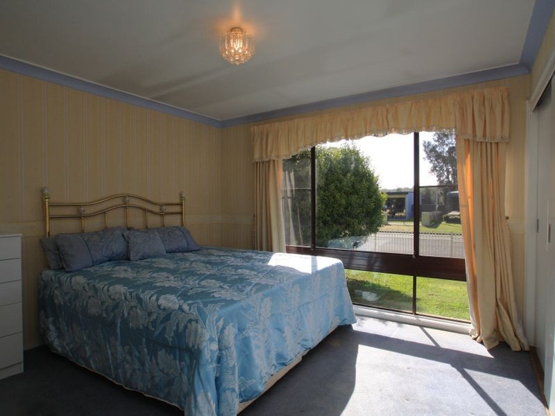 74 Jacobs Drive, Sussex Inlet NSW 2540