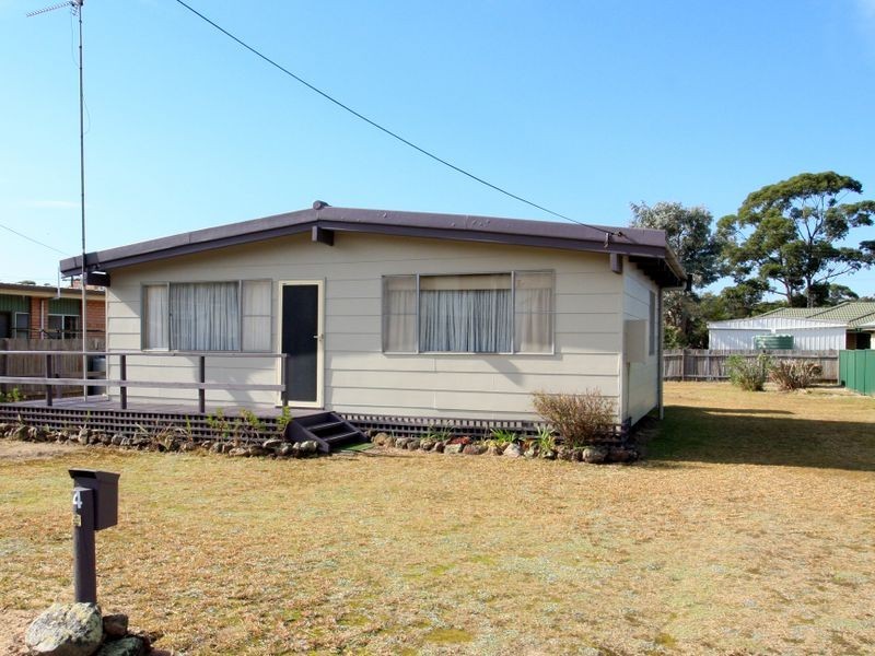 4 Driftwood Avenue, Sussex Inlet NSW 2540