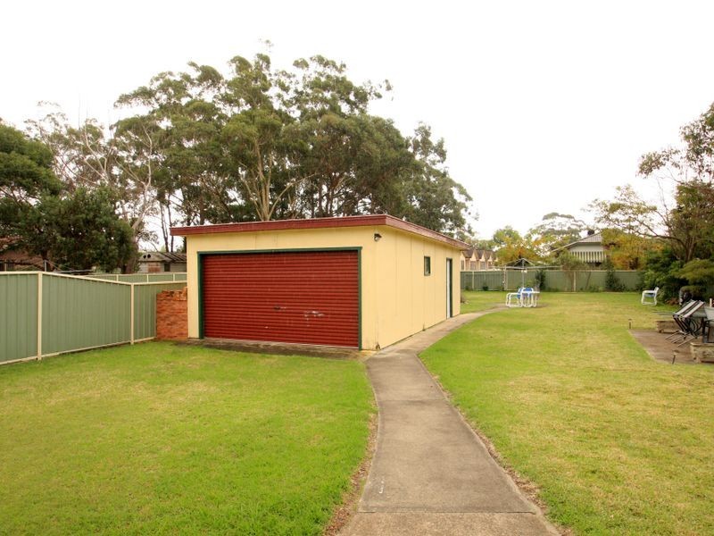 33 Ellmoos Avenue, Sussex Inlet NSW 2540