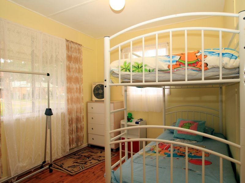 33 Ellmoos Avenue, Sussex Inlet NSW 2540