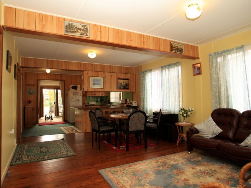 33 Ellmoos Avenue, Sussex Inlet NSW 2540