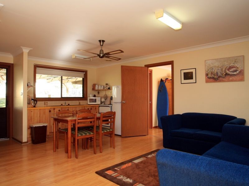 14 Suncrest Avenue, Sussex Inlet NSW 2540
