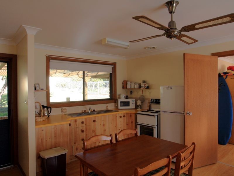 14 Suncrest Avenue, Sussex Inlet NSW 2540