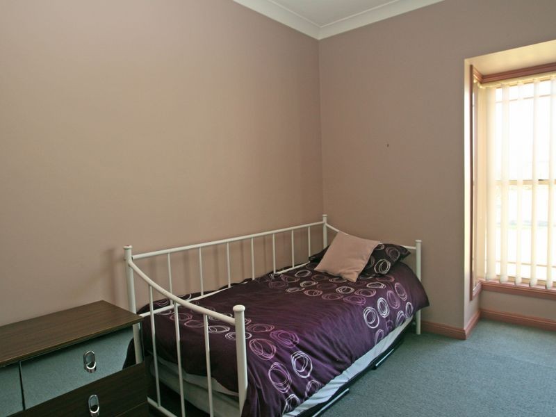 17 Cormorant Avenue, Sussex Inlet NSW 2540