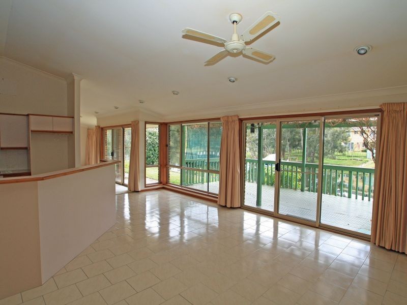 9 Paradise Crs, Sussex Inlet NSW 2540