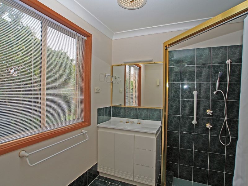 9 Paradise Crs, Sussex Inlet NSW 2540