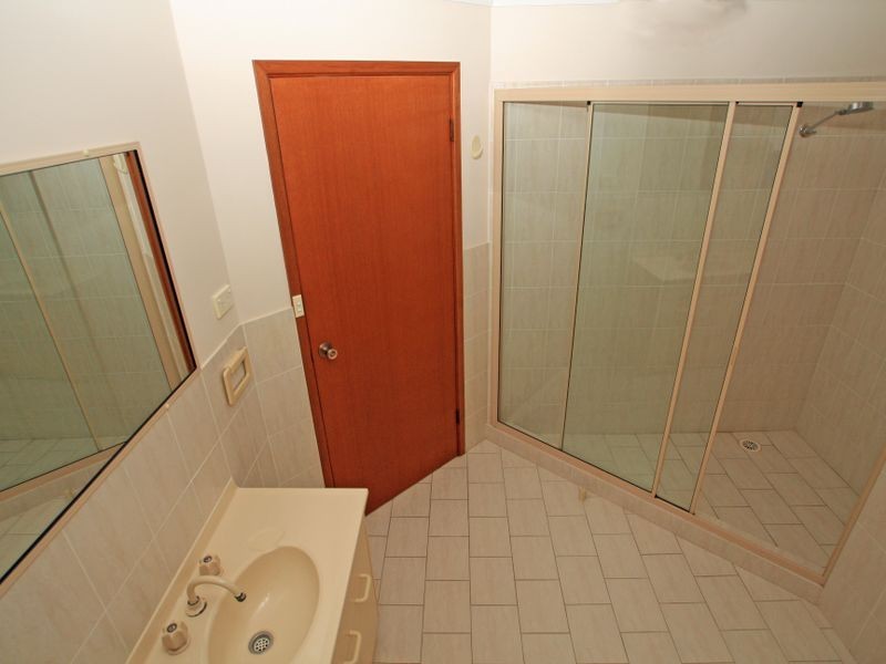 9 Paradise Crs, Sussex Inlet NSW 2540