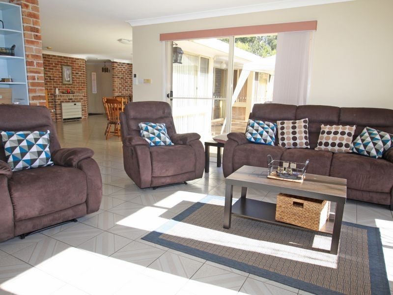 41 Sussex Inlet Road, Sussex Inlet NSW 2540