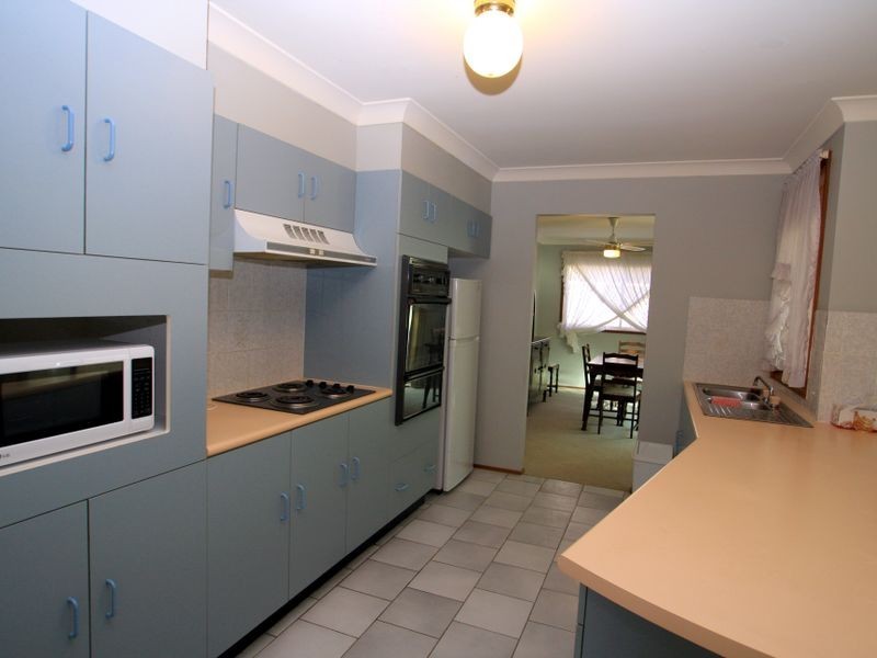 33 Suncrest Avenue, Sussex Inlet NSW 2540