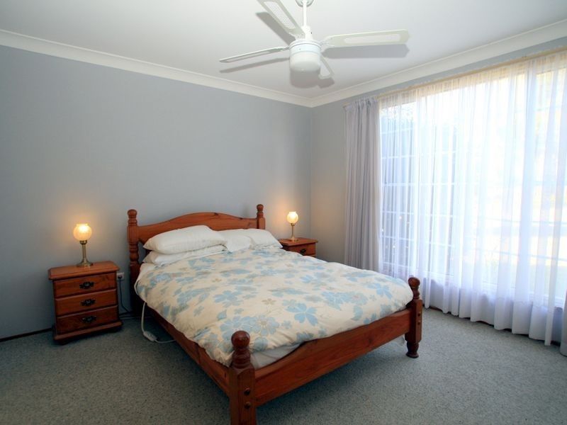 33 Suncrest Avenue, Sussex Inlet NSW 2540