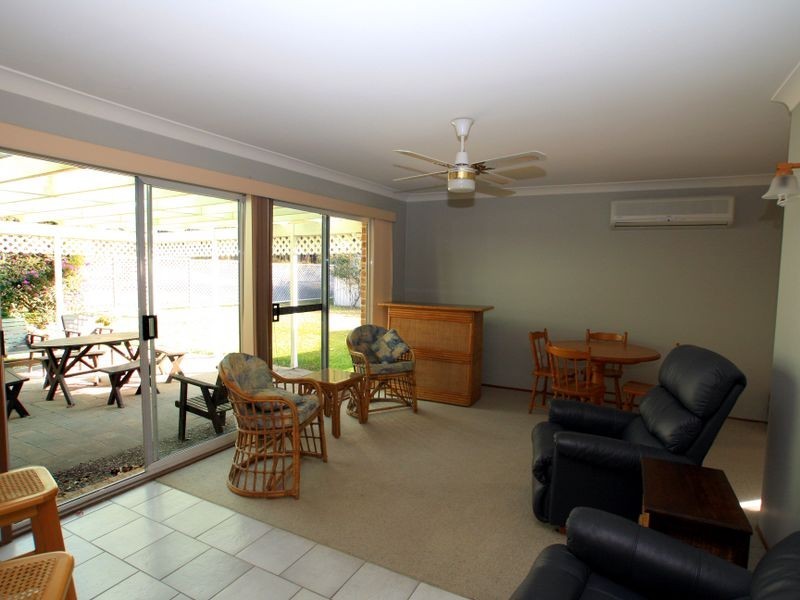 33 Suncrest Avenue, Sussex Inlet NSW 2540