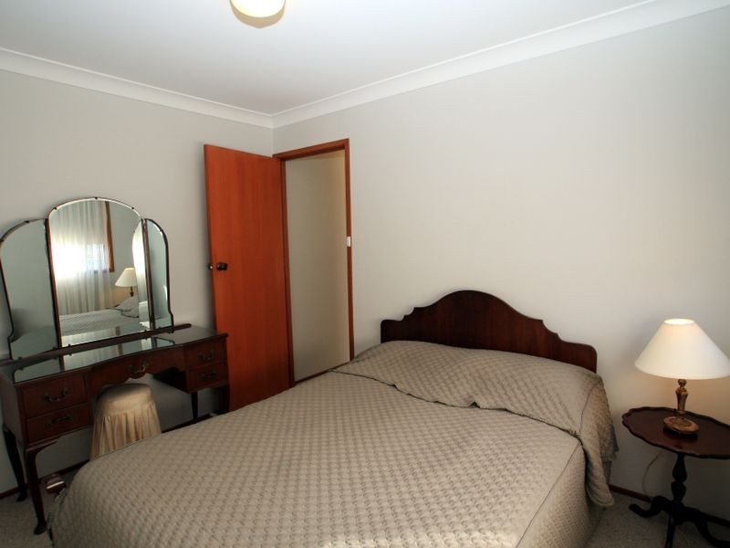 33 Suncrest Avenue, Sussex Inlet NSW 2540