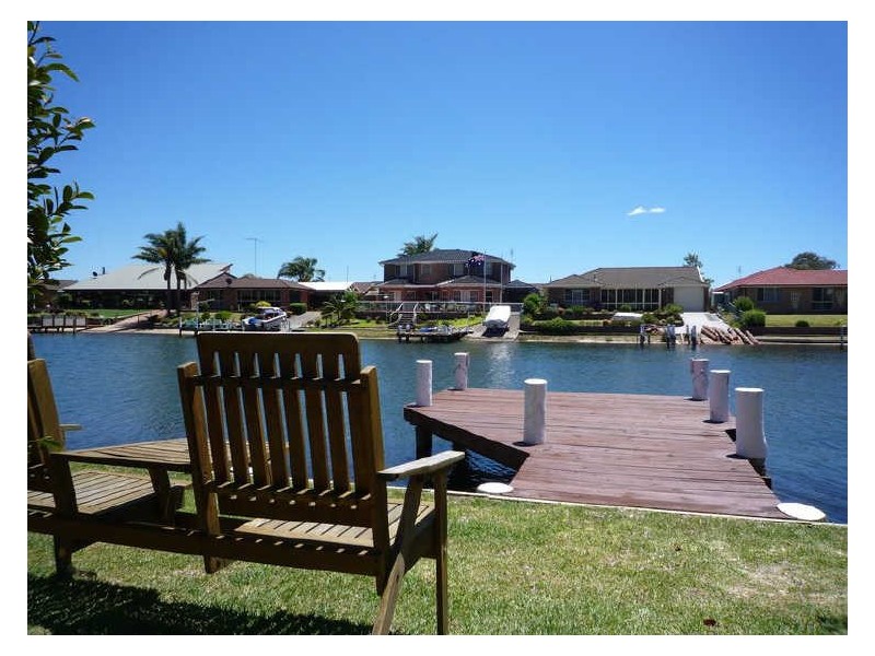 61 Cater Crescent, Sussex Inlet NSW 2540