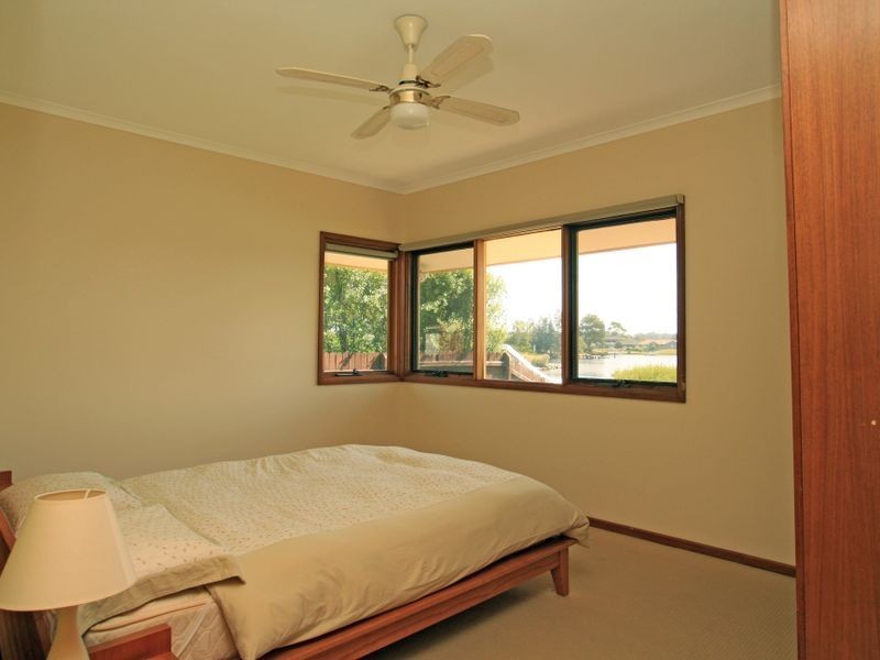 15 Corang Avenue, Sussex Inlet NSW 2540
