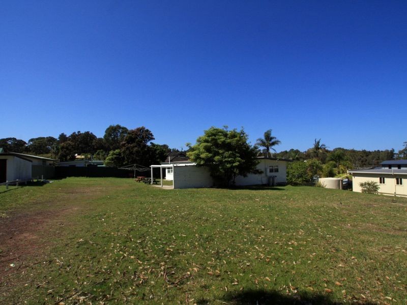 12 Lakeway Avenue, Berrara NSW 2540